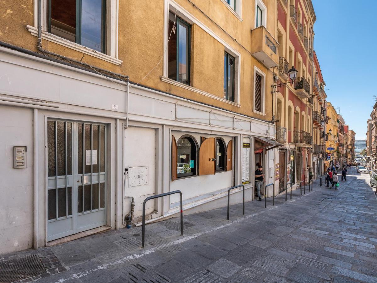Casa Alla Marina Del Porto Di Cagliari Apartment Екстериор снимка
